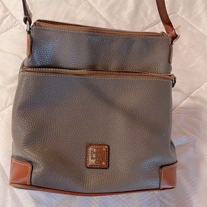 Dooney & Bourke - Tan crossbody